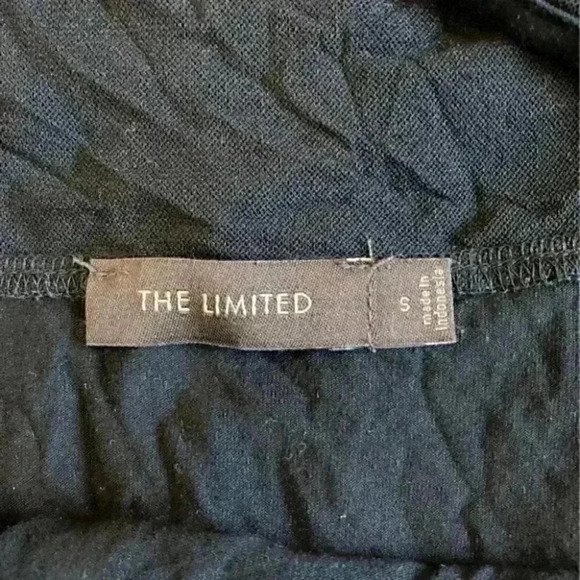 The limited black dress in size small - Picture 4 of 4